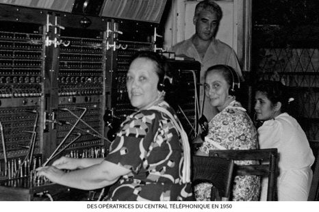 Des-opératrices-du-central-téléphonique-en-1950.jpg