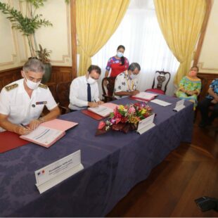 Signature de convention relative au FEI